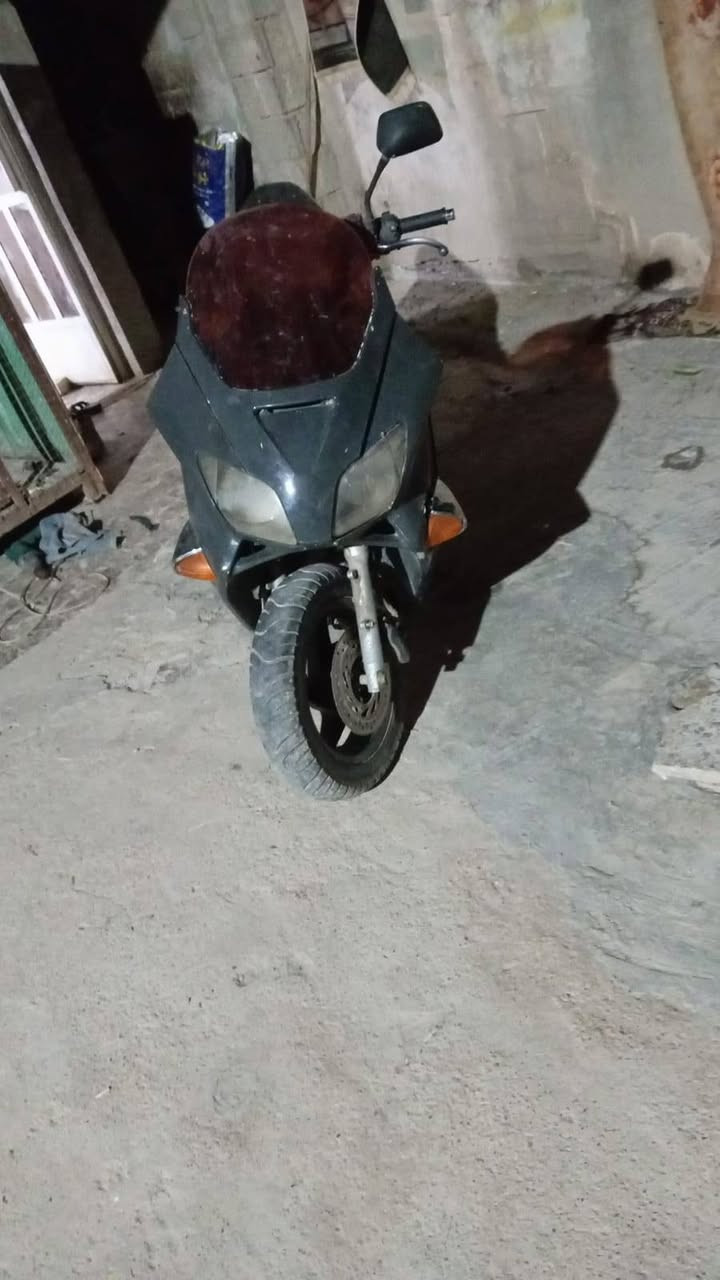 ماكو هيج سعر 
سلام عليكم  06البيع سعر 275

بيه مجال قليل  اطيك دراجه  كامله نواقصه بس كفرات كبال عينك شويه تعبانات. عنوان بسمايه  ***********
