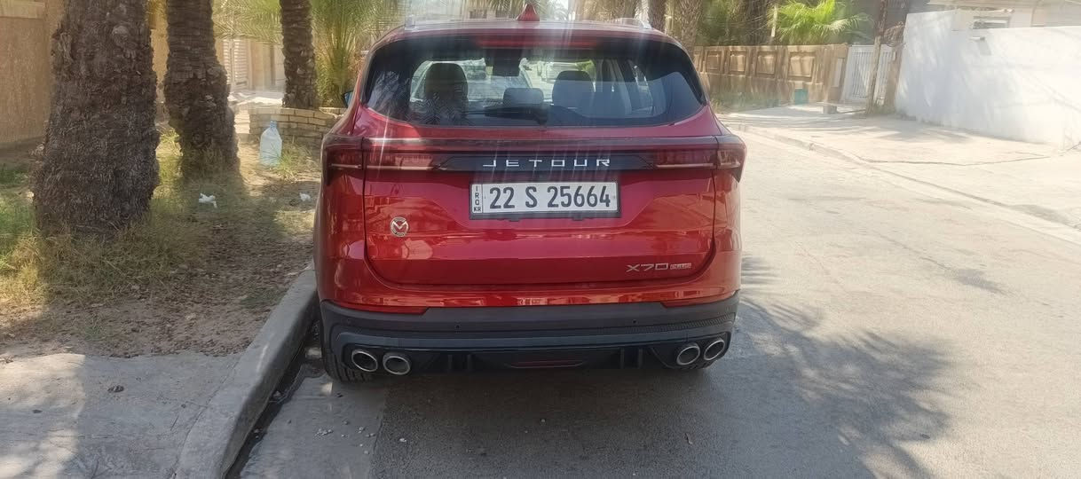 ‏جيتور   jetour x70 plus   1.6L 
‏الموديل: 2023
‏اللون:احمر
‏العداد: ٨٠٠
‏رقم السيارة اربيل 
‏سنويه رقم وهزه جديد
‏مكان السيارة - بغداد
‏للتواصل : ***********
‏المواصفات
‏* إطارات قياس 20 إنچ
‏* فتحة سقف بانوراما
‏* مقصورة الركاب من الجلد الفاخر
‏* مقعد السائق والراكب كهربائية
‏* مقعد السائق مع ذاكرة لحفظ وضعيات الجلوس
‏* مقعد السائق تدفئة وتبريد
‏* مقعد الراكب تدفئة وتبريد
‏*المقاعد الخلفية تدفئة
‏* كاميرات محيطية 540 درجة
‏* شاشة التحكم بقياس 15.6إنچ
‏* * شاشة القيادة بقياس 8 إنچ
‏* نظام أوامر وتحكم صوتي
‏* رادار تفاعلي
‏* تحذير مغادرة المسار
‏* نظام القيادة شبه الذاتية
‏* نقطة عمياء
‏* نظام تحذير الاصطدام الامامي والخلفي
‏* إنارة محيطية
‏* إنارة ترحيبية
‏* المرايا الجانبية قابلة للطي كهربائياً
‏* شاحن هاتف لاسلكي سريع
‏* خاصية إغلاق الشبابيك وفتحة السقف عن بعد
‏* مصابيح أمامية أوتوماتيكية زينون مع مصابيح نهارية LED و التلقائي مع الضوء القريب والبعيد
‏* مسند الذراع الوسطي مع ثلاجة
‏* دخول ذكي (بصمة)
‏* صندوق كهربائي
‏• الفرامل اليدوية الاوتوماتيكي Autohold
‏* وضعيات قيادة متعددة
‏*6 وسائد هوائية
‏* موسيقى ترحيبية
‏* عتبات الأبواب مضيئة
‏* نظام تنقية الهواء مع شاشة لعرض البيئة الخارجية
‏* حساس للمطر
‏      
‏
