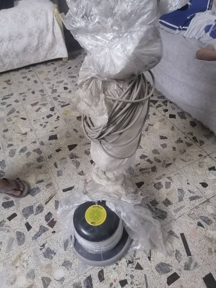 جلايه غسل سجاد جديده جديده جديده  سعر ٤٥٠ مع ثلاث فرشاة ناعمه و خشنه و ارضيه بغداد حي القاهره *********** واتساب بغداد, العراق
