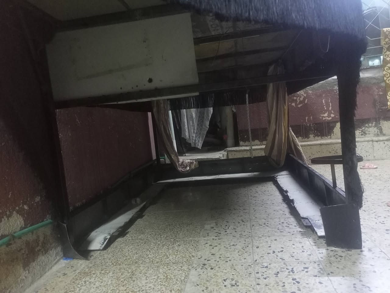 السلام عليكم محجل ستوته حيل نظيف وكبير وحديدو من الزين رايدو ب 200 وبي مجال بسيط او اذا عندك محجل عالي معارض ونتفاهم علفرق 
للتواصل على الرقم ***********
