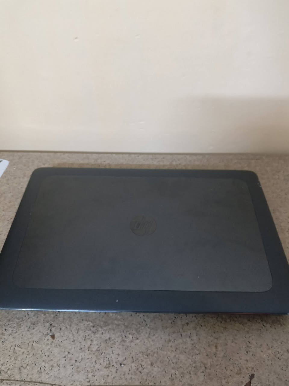 للبيع لابتوب hp zbook 17 g3 mobile workstation 

المواصفات داخل الصورة 👇

ملاحظة : الابتوب يحتوي على خدوش ( سكراتش ) حول المنافذ وغير مؤثرة نهائيا على الاداء وغير ملحوظة اثناء الاستخدام 

السعر 450 الف بيه مجال بسيط 
العنوان : بغداد ، الحرية 
للاستفسار : ***********
