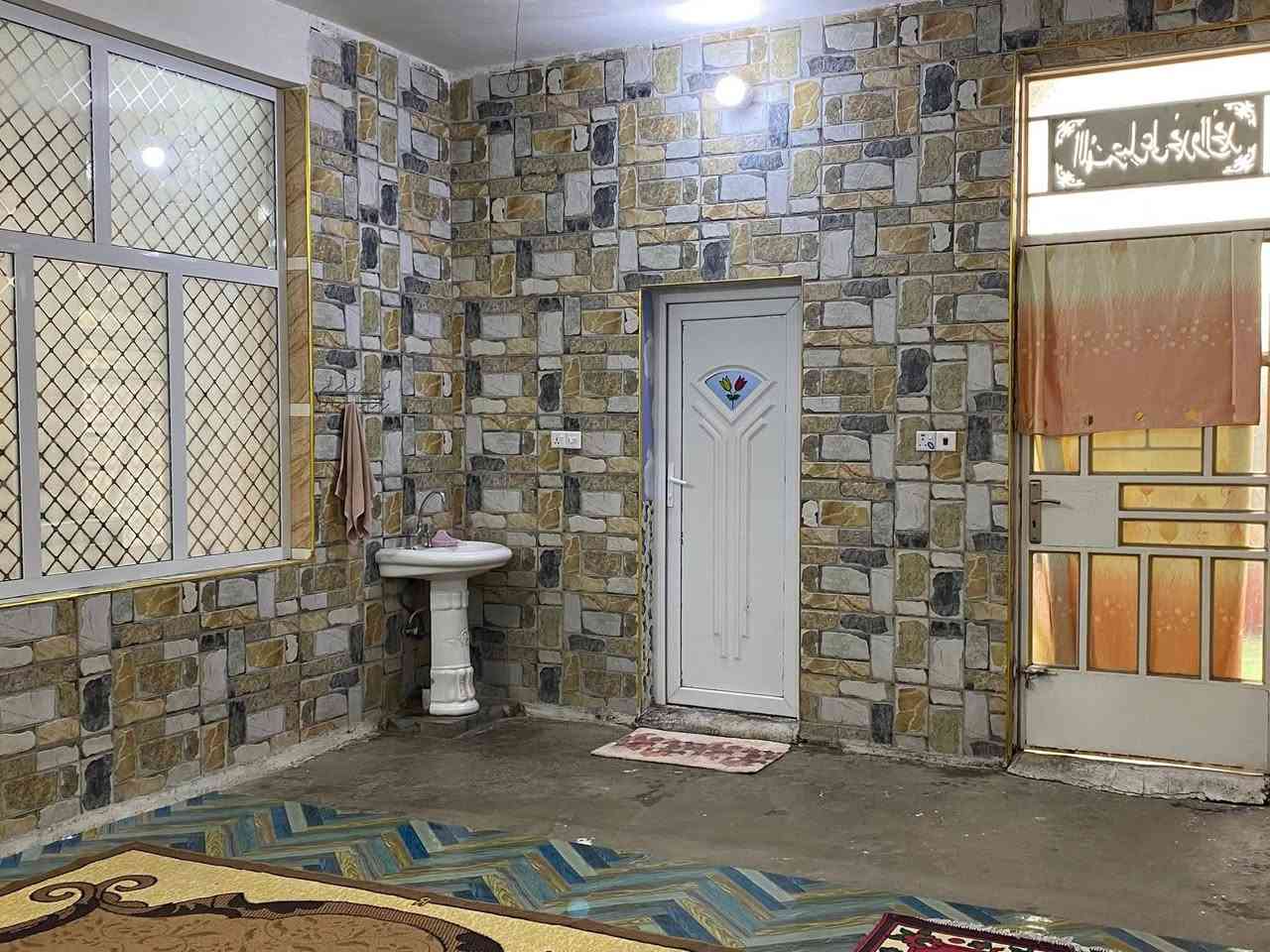 السلام وعليكم الدار للبيع
مساحه 260م

يحتوي ع3 غرف 

حمام خارج داخل 

الموقع خلف مطعم الموسوي

للاستفسار ***********
