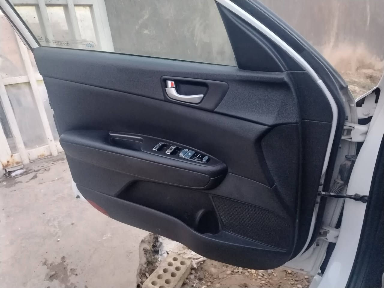 اوبتما موديل 18 وارد أمريكي بيه بس قطعه وحده باب خلفي بي صبغ مكينه كير تبريد حداديه على وضع الشركة المكان بابل *********** السعر 130
