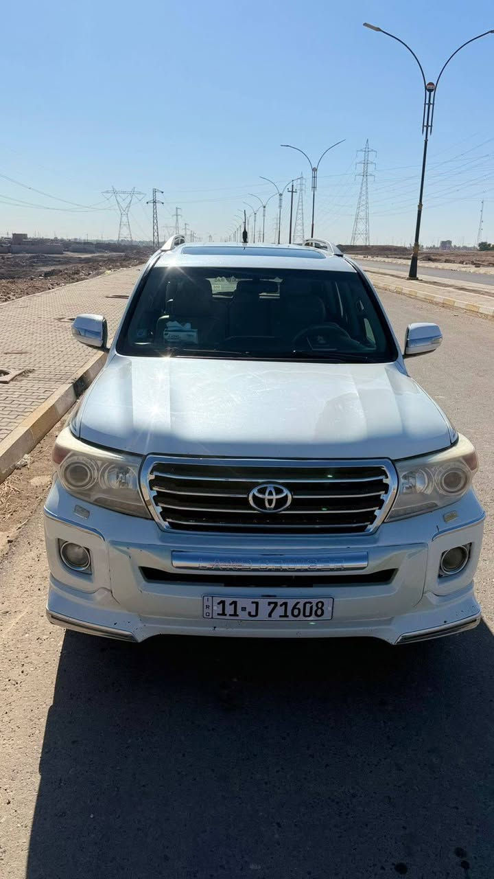 جكساره 2010 محركV6 ما مفتوح وضع شركة تخم تاير جديد سبير ما نازل الضرر الجاملق الخلفي صبغ بونيد شبرين صدر جديد السعر 260  وبيهه مجال للأستفسار *********** الرقم بيي واتساب
