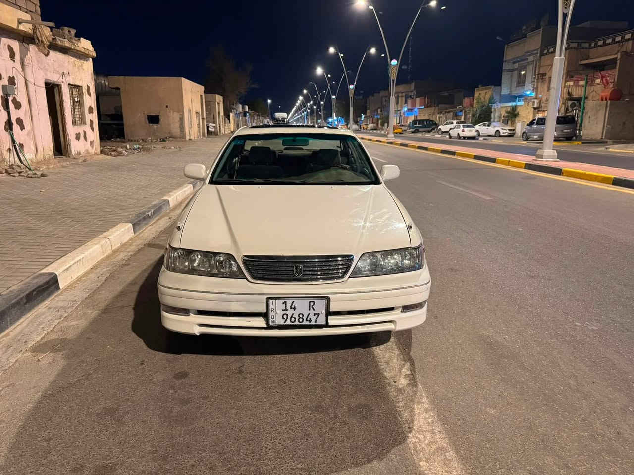السلام عليكم
مارك موديل ٢٠٠٠ اصل كرستال لايت ٣ خانات سيارة بيها فتحه 
تعمير جديد سستم كامل نعادت من الصفر 
جان بيها خياس ونلكط 
السيارة باتري جديد كهربائيات شغالة 

كفاله نقل وكصة واصوليات شرط التحويل 

السيارة بيها مكينه ونجي عوزها تجفيت اطيحلك سعر المكينه من سعر السيارة 
مكاني بصرة حي الحسين اول لاين 
السعر ٦٨ اطيح منهم سعر المكينه وبيها مجال 

رقمي ***********
