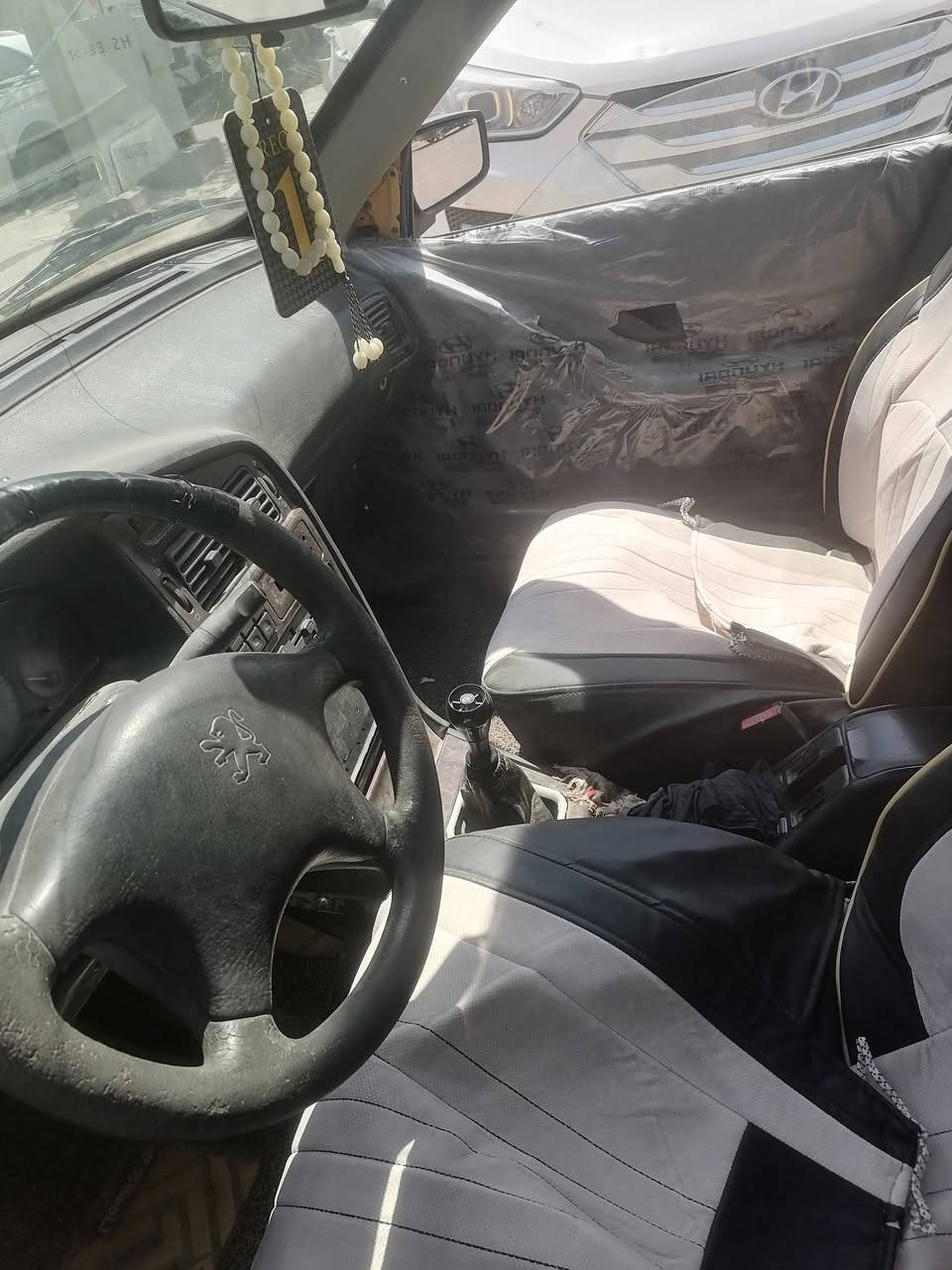 للبيع بيجو بارص موديل 2015 رقم قادسيه تحويل مباشر سيارة جاهزه مكان سيارة حله نادر السعر 20  ورقه الاتصال ***********
