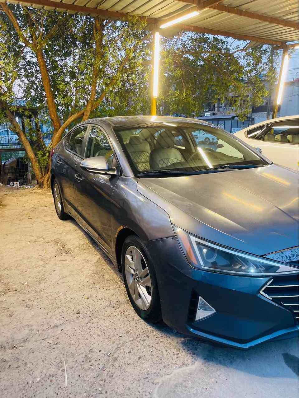 سعر مناسب 
النترا كندي 2020 
ماشيه 140 الف 
صبغ حزام ابيع 
بدون لا دواخل لا ضرر لا ايرباك 
فول 1/1 
سعر 103 ورقه بيه مجال 
*********** بغداد, العراق

