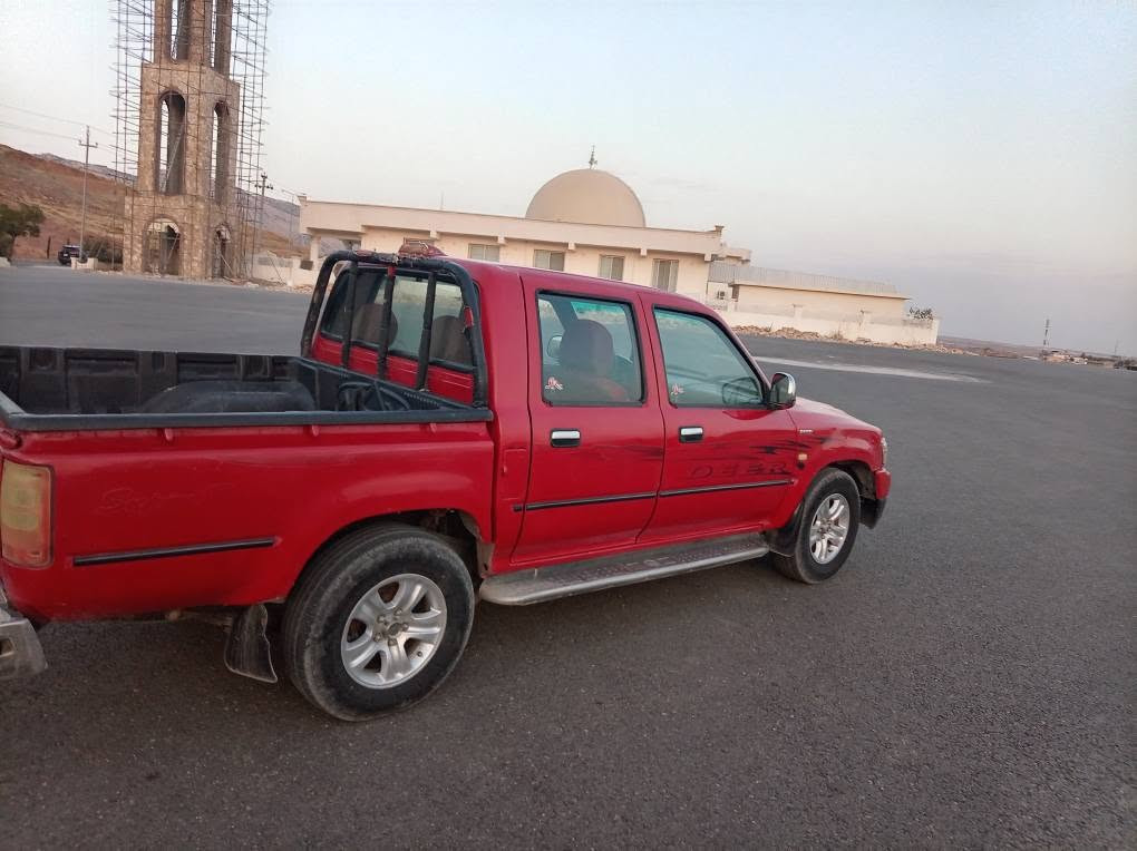 پیکاب دێر مودیل 2009  سبوخی نیە دە عم و لیدانی نیە  کاڵ بوونە وە ی نیە گیڕو مە کینە و ئە کسل بە شە رت هیچ مە سروفی تیا نیە   سە نە وی بە سە ر  چووە  غرامە ی لە سە ر  نیە  کۆبۆنی بە نزینی کە رکووکی هە یە  بە شە رتی تحویل دە ی فرۆشین  سە یارە یە کی زۆر پاك و جوانە  چوار تایە ی نوێیە    کۆتا سعری  58 وە رە قە یە  هیچ معامە لە ی تیا نیە   قفل  58 وە رە قە یە   ژمارە تە لە فۆن *********** كويسينجاك, أربيل
