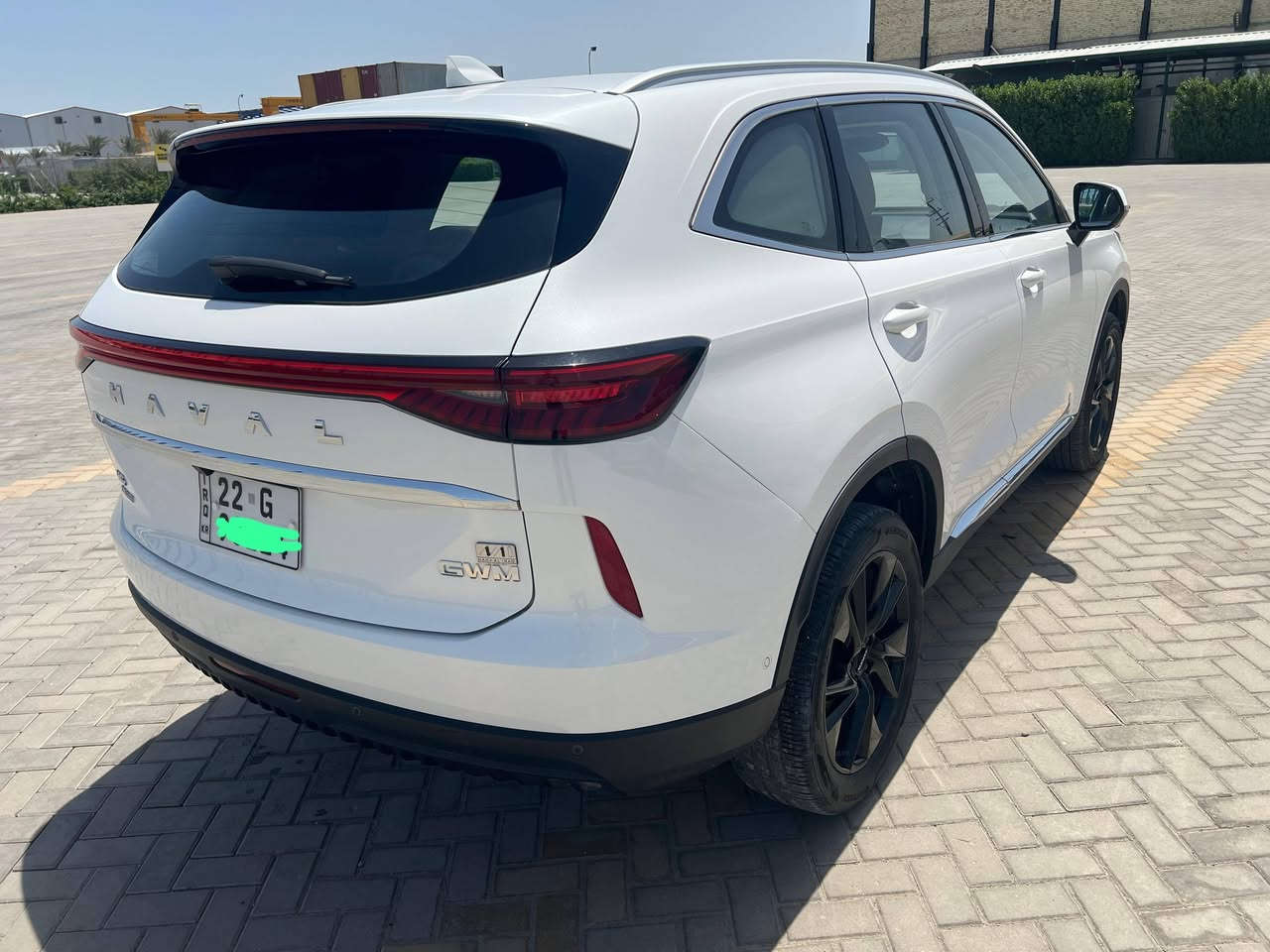 للبيع هافال H6 Premium موديل 2024 رقم أربيل

الممشى 33 كم 

السيارة نظيفة جداً وبعدها بضمان الشركة 

المواصفات

محرك 2.0 تيربو 4 سلندر
جير أوتوماتيك 7 سرعات 
سقف بانوراما
مقاعد جلد كهربائية
تدفئة وتبريد المقاعد الأمامية
شاشة وسطية 12.3 إنج
شاشة عدادات 10.25 إنج
Apple CarPlay و Android Auto
شاحن لاسلكي
شاشة عرض المعلومات على الزجاج HUD
كاميرا 360 درجة
حساسات أمامية وخلفية
مثبت سرعة متكيف
مراقبة النقطة العمياء
تحذير مغادرة المسار ومساعد البقاء بالمسار
فرملة طوارئ تلقائية
نظام التعرف على إشارات المرور
دخول ذكي
صندوق خلفي كهربائي
إضاءة LED
بيها فقط PDR بالمدكر الخلفي الايمن قليل 

السعر 29 مليون دينار
وبيها  مجال بسيط 
مكاني البصرة ابي الخصيب
***********
