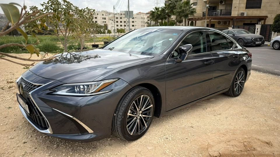 لكيزيز Es300hهايبرد موديل 2023 مواصفات أمريكية لگجري مواصفات معروف ماشية 56 الف كيلو السيارة استيرادي الخاص جدا نظيفة الجاد التواصل خاص رقم مميز ضررها چاملغ يمين مبدل اصلي 
السعر 290 ورقة
***********

