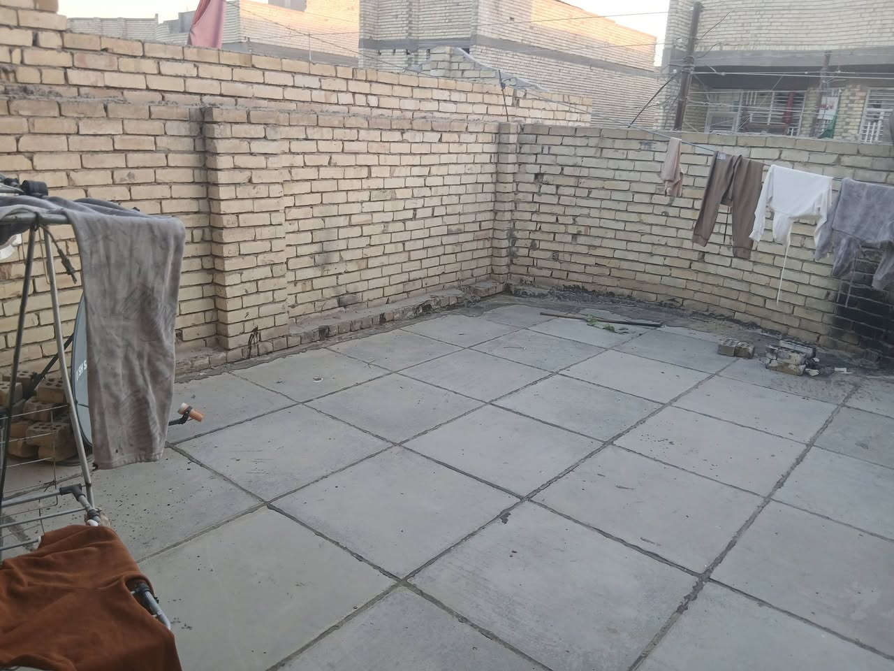 بيت للبيع مساحته ١٥٠ متر بل معوقين نهايت شارع الوازات بكاع ابو رشاد السعر ١٢٥ وبي مجال الهاتف ***********
