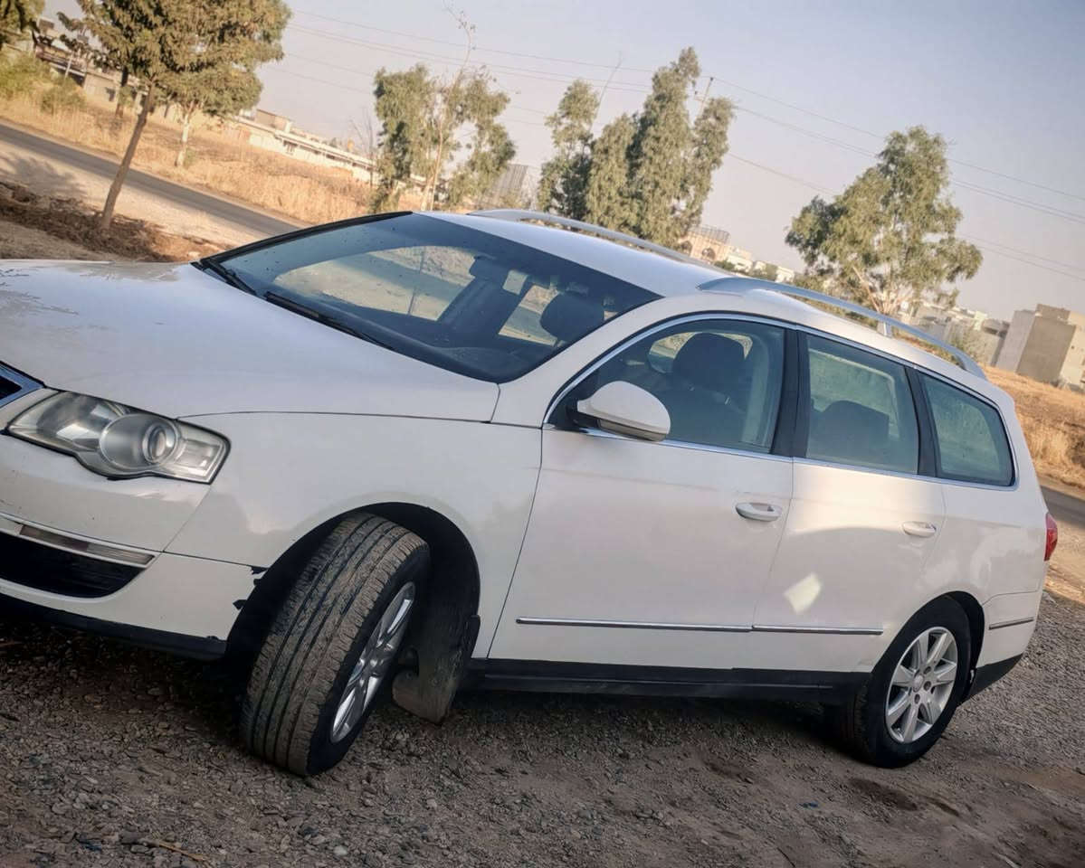 کاکە سڵاوی خواتان لێبێت پاسات بی شەش مۆدێل 2010 گێرو مەکینە کامیری بۆیان 1پارجە بێناوگرتن سعری 60گەڵا ***********
