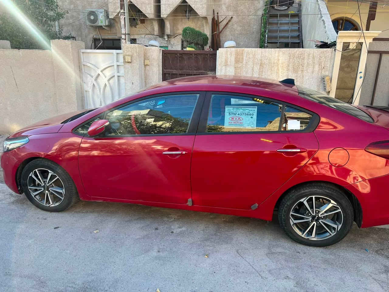 سيراتو موديل 17 شركه دوليه نصف مواصفات
السياره بيها صبغ باب صدر فقط  وبيها دكه بارد صغيره بالجاملغ موجوده الصوره بالمنشور وصور السونار هم موجوده
مكينه 1600 باقي السياره مكفول كله
السياره ويل كب وتخم تاير عليها جديد وويل كب شكل سيراتو25
صدر جديد
دوشمه ارضيه وكشنات جديده
مازدات جدد 
باتري جديد
السياره حلوه وممتعوبه ماشيه 108 
للبيع او المراوس حسب الرغبه السعر 120وبيها مجال بسيط 
***********
