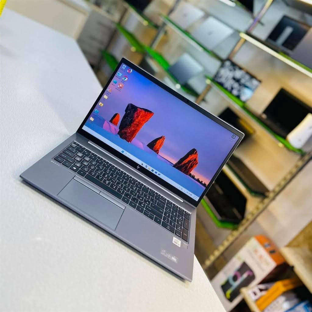 لابتوب هندسي فخم بكارت شاشة Nvidia Quadro 4GB من الجيل العاشر.
🔥 إذا تبحث عن لابتوب للألعاب والشغل القوي، وبنفس الوقت أنيق وخفيف وسهل الحمل، فهذا خيار ممتاز 👌

💻 HP ZBook Firefly 15 G7

⚡ المعالج:

Intel Core i7 – الجيل العاشر

🖥️ الشاشة:

15.6" Full HD

✨ Anti-Glare ضد التوهج والانعكاس

🎮 كرت الشاشة:

NVIDIA Quadro P520 – 4GB

➕ كرت شاشة داخلي Intel UHD Graphics

💾 الرام:

16GB DDR4

🚀 التخزين:

512GB SSD M.2

🔥 مناسب للألعاب، التصميم، الهندسة، المونتاج والبرامج الثقيلة.

💻 الجهاز يحتوي على أهم البرامج ومجهز للاستخدام، يعني تستلمه وتشتغل مباشرة.

✨ جهاز عملي، أنيق، قوي وخفيف بنفس الوقت.

بسعر 675,000 

📩 للاستفسار أو الحجز راسلنا خاص.

🎁 ويجي وياه:

🎒 حقيبة هدية

🖱️ ماوس هدية

🔌 شاحن الجهاز الأصلي

🚚 التوصيل مجاني

🚚 التوصيل: متوفر إلى جميع محافظات العراق

📍 الموقع: بغداد – الأمين الثانية

📞 للحجز والاستفسار (واتساب): ***********

📩 تليگرام: @Hf_Yy5

🔥 لا تفوّت الفرصة! الكمية محدودة والعرض مستمر لحين نفاد الكمية. احجز جهازك الآن واستمتع بأداء مميز وسعر منافس.

