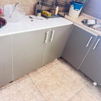 كاونتر خشب mdf نضافه80 ب.\. 3قطع مترين كاونتر +الملحق سنك متر ونص مرمر...