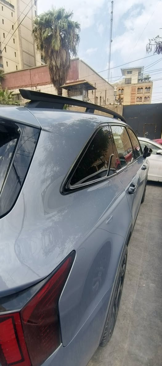 🚘 للبيع Kia Sorento 2024 SX X-Line AWD – فل أوبشن
💰 السعر: 27,500$ قابل للتفاوض بالمعقول

📍 وارد أمريكي 🇺🇸

📅 موديل 2024

🛣️ الممشى الحالي: 38,000 كم

السيارة رقم اربيل وفحص وهزة بعدها و السيارة مكانها بغداد 
قطعة وحدة فقط تبديل جاملغ امامي جهة السايق وبدون ايرباك

🔹 المواصفات:

• SX X-Line AWD – دفع رباعي

• محرك 2.5 Turbo

• قوة 281 حصان

• قير 8 سرعات DCT

• جنوط X-Line قياس 20 إنچ

• فتحة سقف بانوراما

• شاشـة وسطية 12.3 إنچ

• شاشة عدادات رقمية 12.3 إنچ

• Apple CarPlay / Android Auto

• شحن لاسلكي للموبايل

• تشغيل عن بُعد

• Smart Key

• باب خلفي كهربائي

• جلد

• مقاعد أمامية كهربائية

• تدفئة وتبريد المقاعد الأمامية

• تكييف أوتوماتيك Dual Zone

• كاميرا خلفية

• حساسات أمامية وخلفية

• Blind Spot – نقطة عمياء

• Rear Cross Traffic Alert

• Adaptive Cruise Control

• Lane Keep Assist

• Forward Collision Warning

• Automatic Emergency Braking

• إضاءة LED

• مرايا كهربائية ومدفأة

• Roof Rails

• 3 صفوف – 7 ركاب

• أنظمة أمان ومساعدة قيادة متعددة

🔎 رقم الشاصي VIN:

5XYRKDJF2RG261181

📌 رقم الشاصي موجود للإطلاع والبحث عن صور السيارة قبل الإصلاح.

✅ السيارة حالياً جاهزة للاستخدام

✅ الممشى الحالي 38 ألف كم

💵 السعر 27,500$ وقابل للتفاوض للجادين

📩 التواصل 

***********
