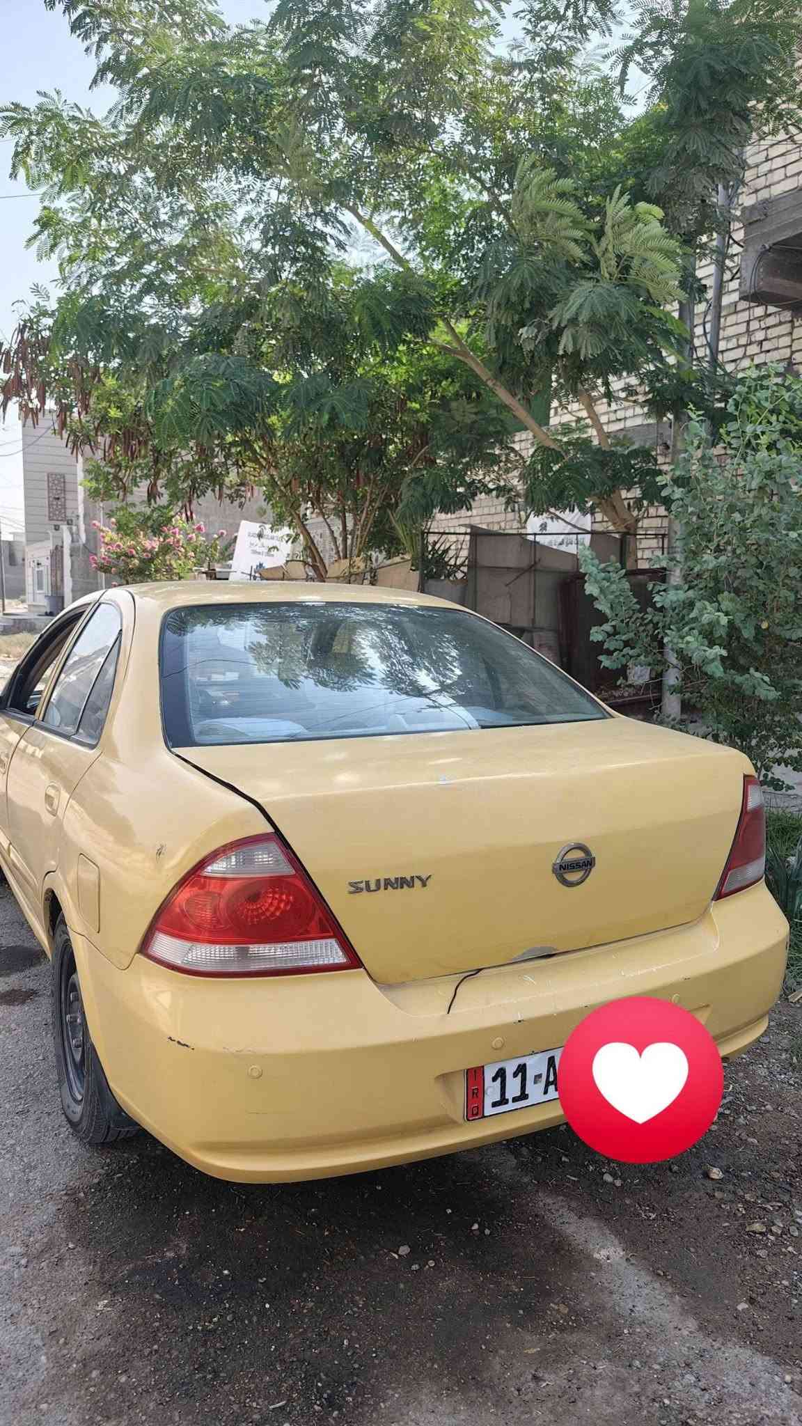 السلام عليكم 
نيسان صني بدي كوري 2012 
كير محرك جديد 
كشرها كدامكم 
بيها طخات بالجاملغات بدون لغود او شواصي 
تبريد ثلج
صدرها 70%
رقم بغداد بأسمي 
عنواني بغداد 
للمراوس او بيع
***********
