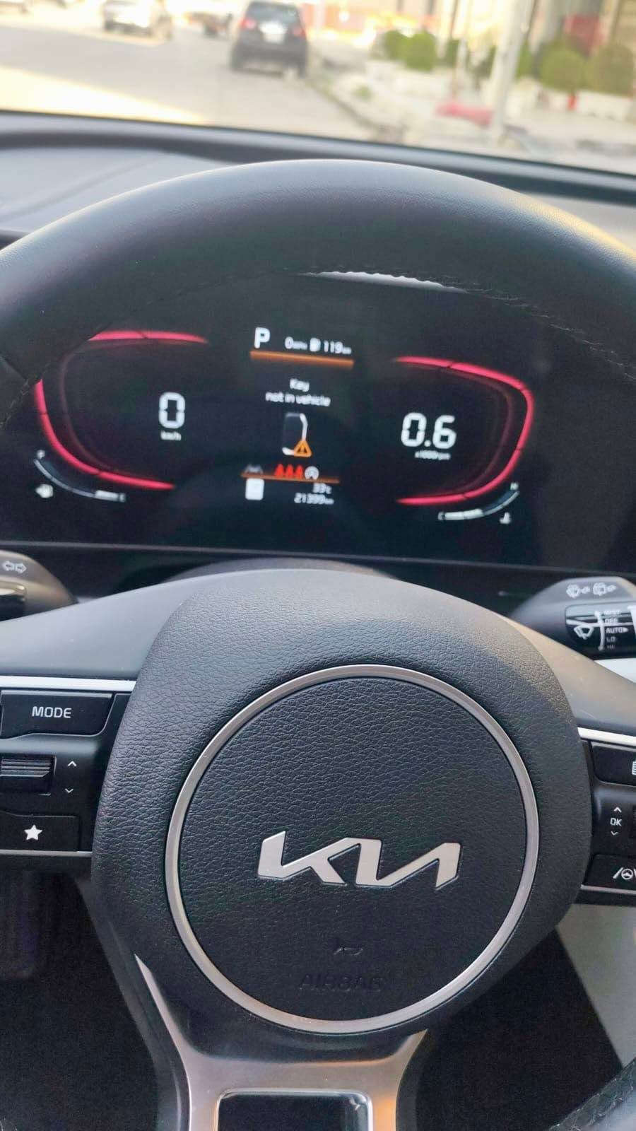KIA sportage 2024
🆕دخول جديد كاتي اربيل 
🚘حادث جاملغ ودعاميه (مصلح)بدون يرباك 
السياره معروفه مواصفاته الطويله(L)
💹سعر (175)
📍مكان السياره اربيل 
☎️رقم تلفون 

+964 785 585 5565 بغداد, العراق
