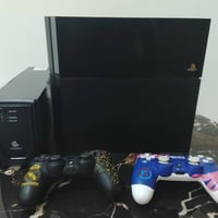بلي 4 مهكر مع كامل الملحقات +جوستك عدد 2  + يو بي اس+ 5 العاب GTA v5  ...