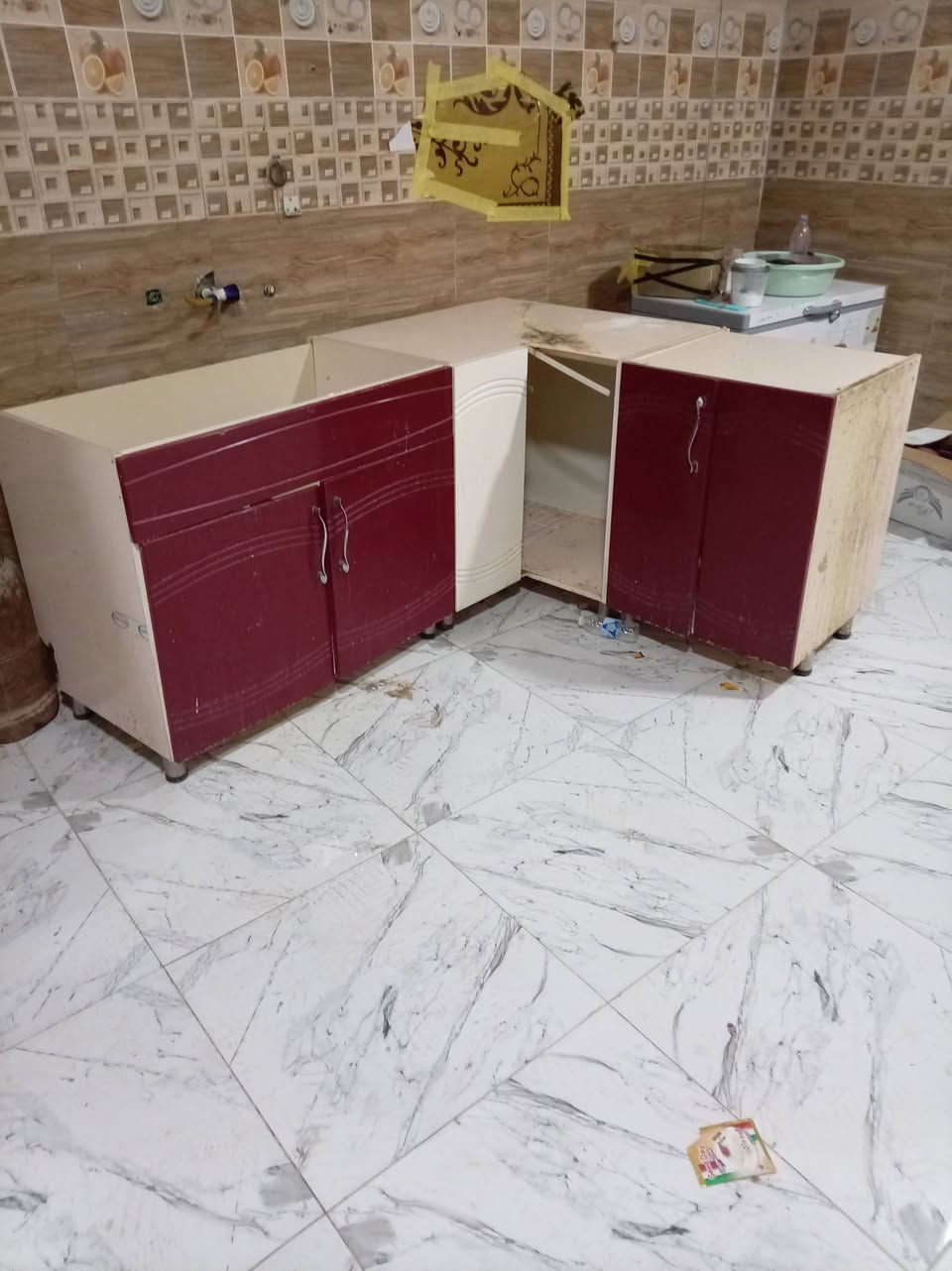 للبيع • خزائن • مطبخ
