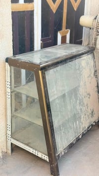 باترينات  مستعملة للبيع بسعر مناسب  رقم 07804238047