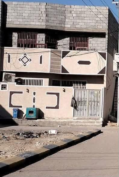 للبيع بااسمي وقرار محكمه سند 25 مباشر من صاحبها الاصلي 
100 متر ركن بالبدايه 

‭***********‬

نص مكتوب في الصور:
- هي
- هذي