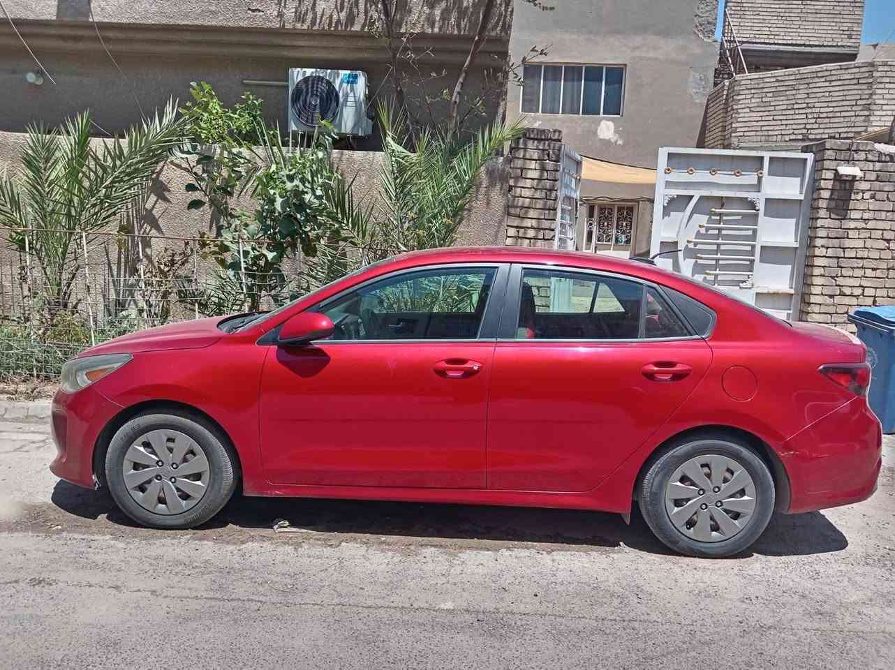 كيا ريو 2020 وارد امريكي
115 وبيها مجال
المواصفات S
كيبر مبدل من cvt الى At
مكينتها دوش دبل نوزل
قوة 120 حصان
• تكييف
• كاميرا خلفية
• شاشة 7 إنج
• Apple CarPlay + Android Auto
• Bluetooth + USB
• مثبت سرعة Cruise Control
• تشغيل/سويج
• زجاج كهربائي
• مرايا كهربائية ومدفأة
• ABS + ESP + Traction Control
• حساسات ضغط الإطارات
• جنوط 15 إنج
• 5 ركاب
• خزان وقود 45 لتر تقريباً

حطيت سونرها كدامكم تحسباً و الي يجي هم يروح يفحصها وين ميريد.
***********
***********
