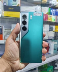 تكنو كامون ٤٠ برو • ٢٥٦/٢٤ جيجا • شاشة OLED ١٤٤ هرتز