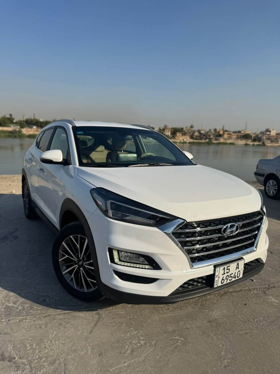 السلام عليكم توسان 2019 خليجي
رقم انكليزي هزه وسنويه جديده 
سياره جديده بمعنه الكلمه ماشيه ٢٠٥    فووووول موصفات محرك وكير شرط شركه
محرك 2000دوش 
السعر ١٥٧ ومجال بسيط اخوان 
بصمه تشغيل
كشنات كهرباء
كشنات جلد
بصمه ابواب
تشغيل عن بعد 
تبريد قطعتين
مري شفط
شاشه كاربلي
تحديد مسار
ثلاجه بل جكمجه
حاكيه بلوتوث
انظمه قيادة
كامره حساسات + كشافات
بعد بيهه هواي موصفات 
السياره بيهه ٣ قطع تبديل نفس اللون 
مكان سياره بغداد الكاظمية
للستفسار رقم ***********
