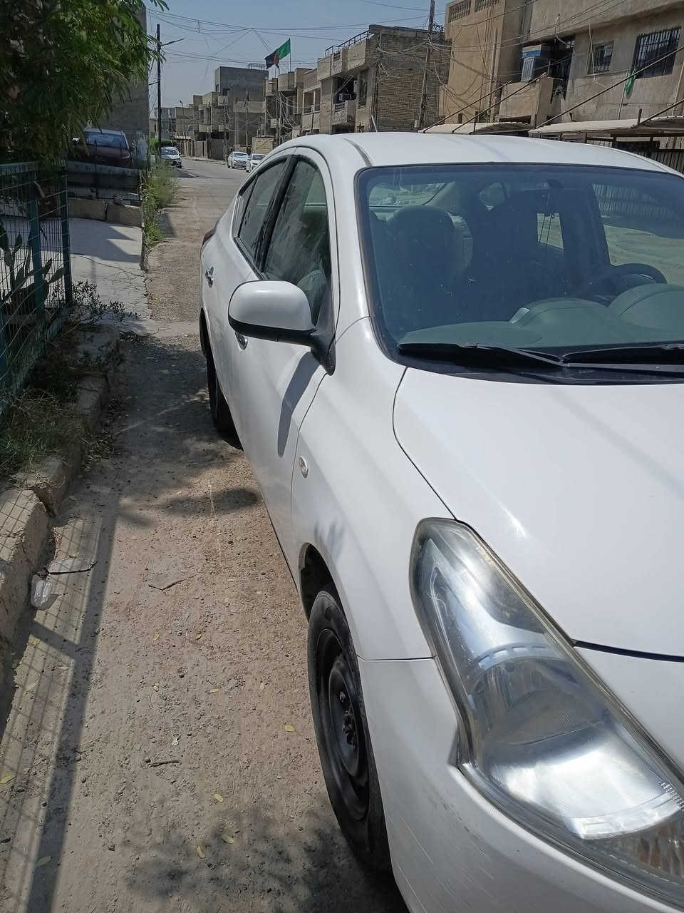 نيسان سني هندي رقم بغداد باسمي سنويه ل٢٠٣٠ مكفوله عدا طعجه بسيطه بالجامغ الخلفي كما موضح بالصوره ماشيه ٧٠ حقيقي الشراي اتصال ***********
