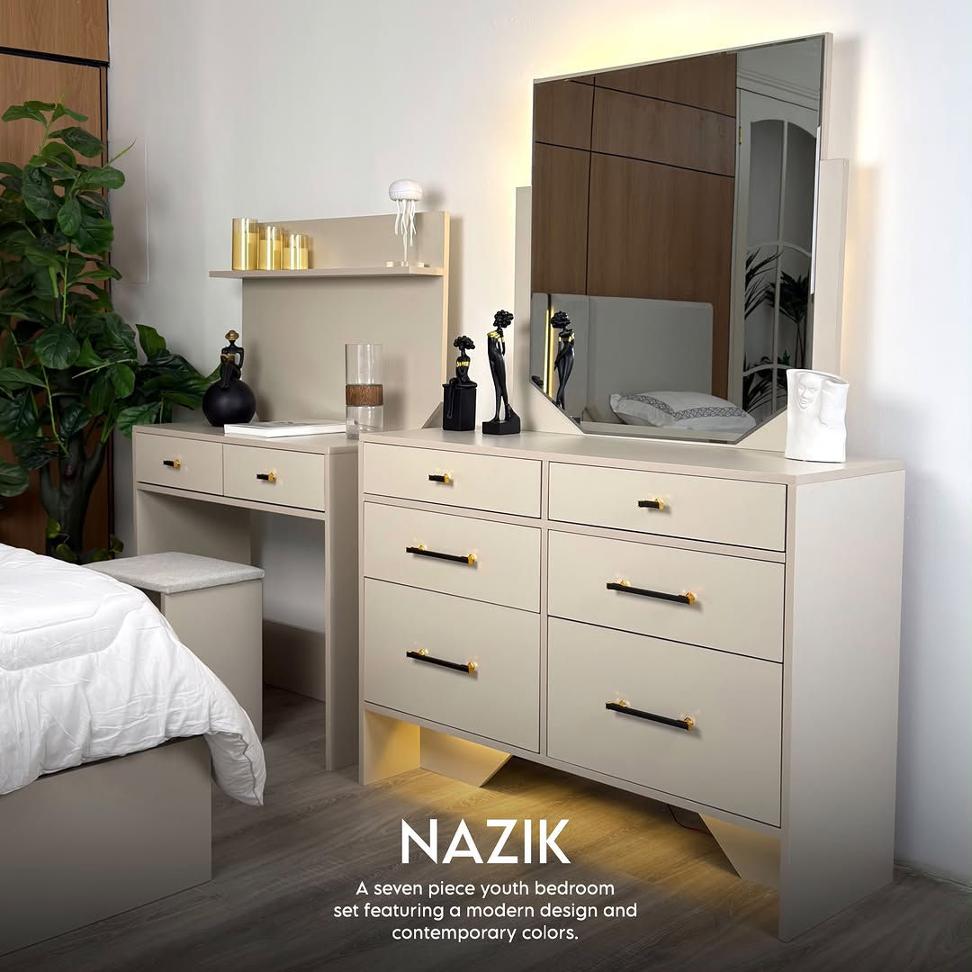 شبابي 7 قطع

نص مكتوب في الصور:
- NAZIK
- A seven piece youth bedroom
- set featuring a modern design and
- contemporary colors.
- A seven piece youth bedroom set featuring a modern design and contemporary colors.
- NAZIK A seven piece youth bedroom set featuring a modern design and contemporary colors.