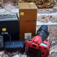 للبيع كامرا نيكون D780 كامله مع عدسه ٢٨ -٣٠٠ نظيفه جدا ماعدا فطر بالشا...