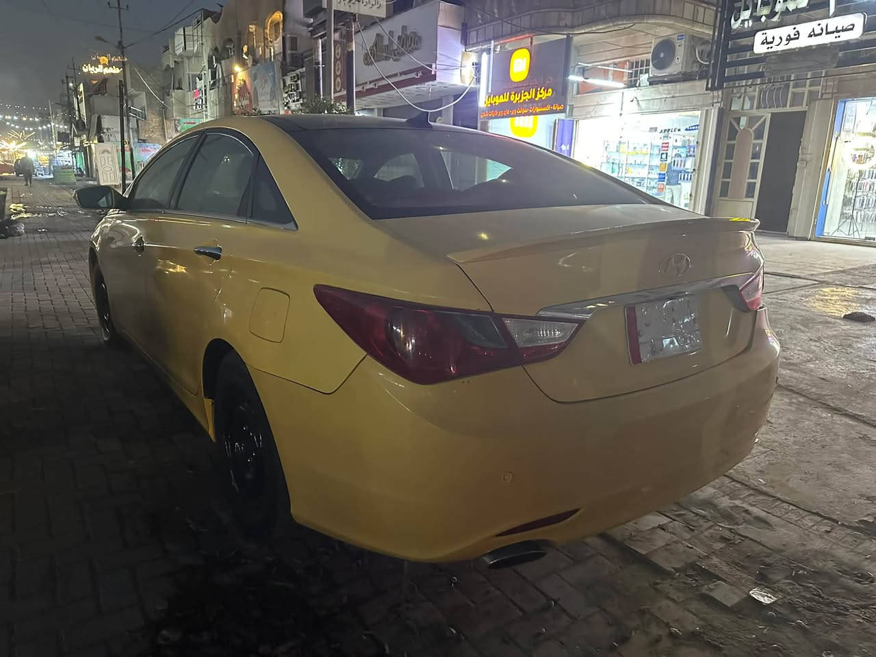 سوناتا 2013 مضلع اجره تكسي حدثها من امريكا بابين جهه الصدر الخلفي والامامي السياره فول مواصفات بانوراما شفتات بصمه المكينه 2400 السياره مال بيت بيها جامه البكلايت مكسوره مكينتها سعرها ٨٢ ورقه وبيها مجال عنواني الدوره شارع ٦٠ ***********
