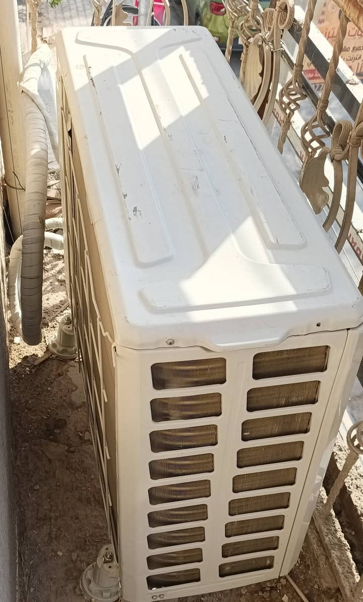 مرخصت الادمن
للبيع سبلت (الوادي) طن ونص نظيف وشغال بس غاز يرادلة تبريدة ثلج 
السعر 300 
مكاني كربلاء للتواصل ***********
