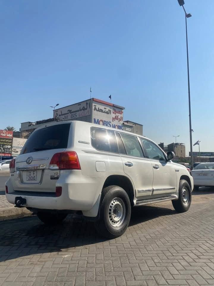 لاندكروز VXR • ٢٠١٠ • رقم بغداد