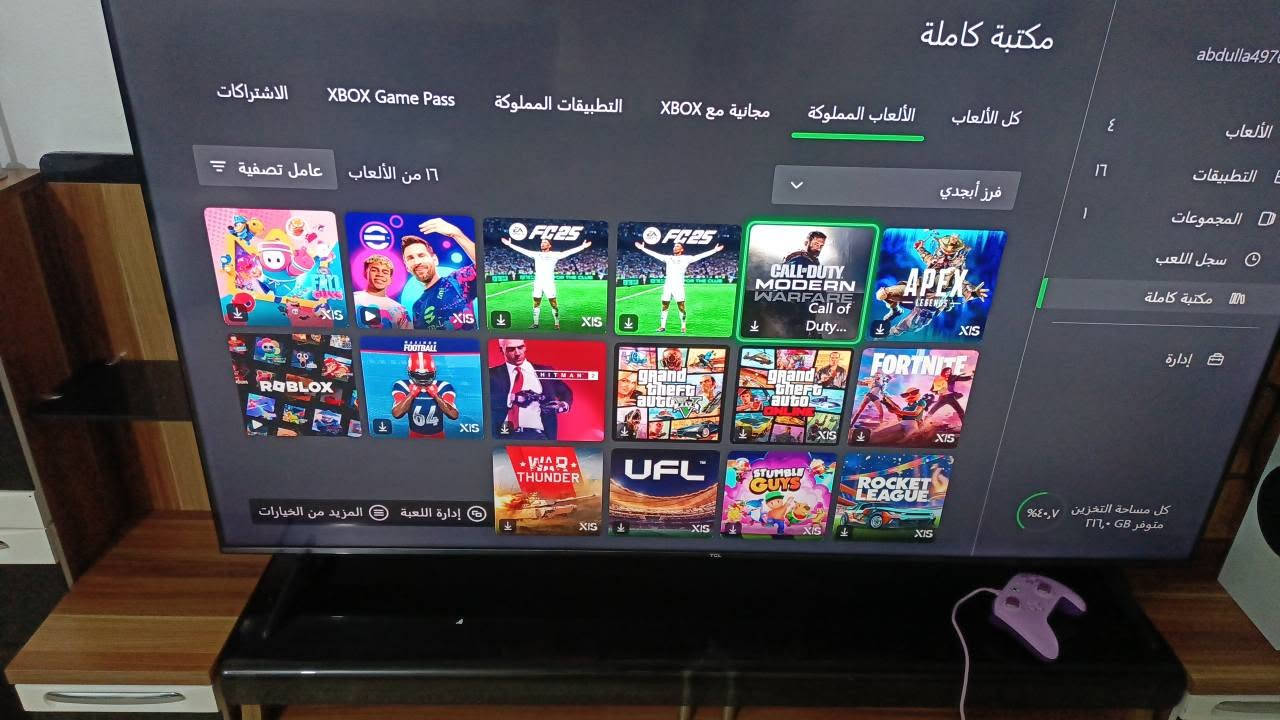 اكسبوكس سيري اس 2022الجهاز نضيف وما مفتوح ويا جوستك وحساب 
الحساب بي 
وشاشة شاومي l27 1ms 165hz ips 
gta v
gta v اونلاين 
call of duty modren warfer 19
hitman 2
فيفا 25 
*********** 
الكاظمية يوجد توصيل 
 مع الحساب او مراوس بكرت شاشة بغداد, العراق

