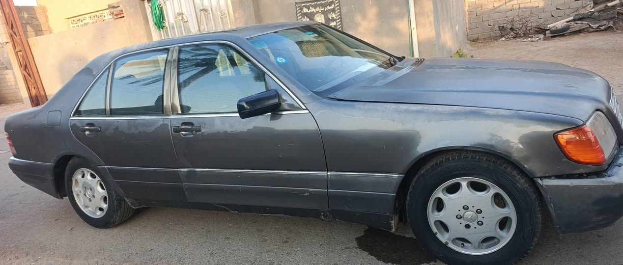 شبح موديل 1994 رقم بغداد انكليزي محرك 3000 بطة . السيارة بيها جراد التبريد عاطل السعر 38 مكان السيارة واسط للاستفسار واتس آب او اتصال ***********
