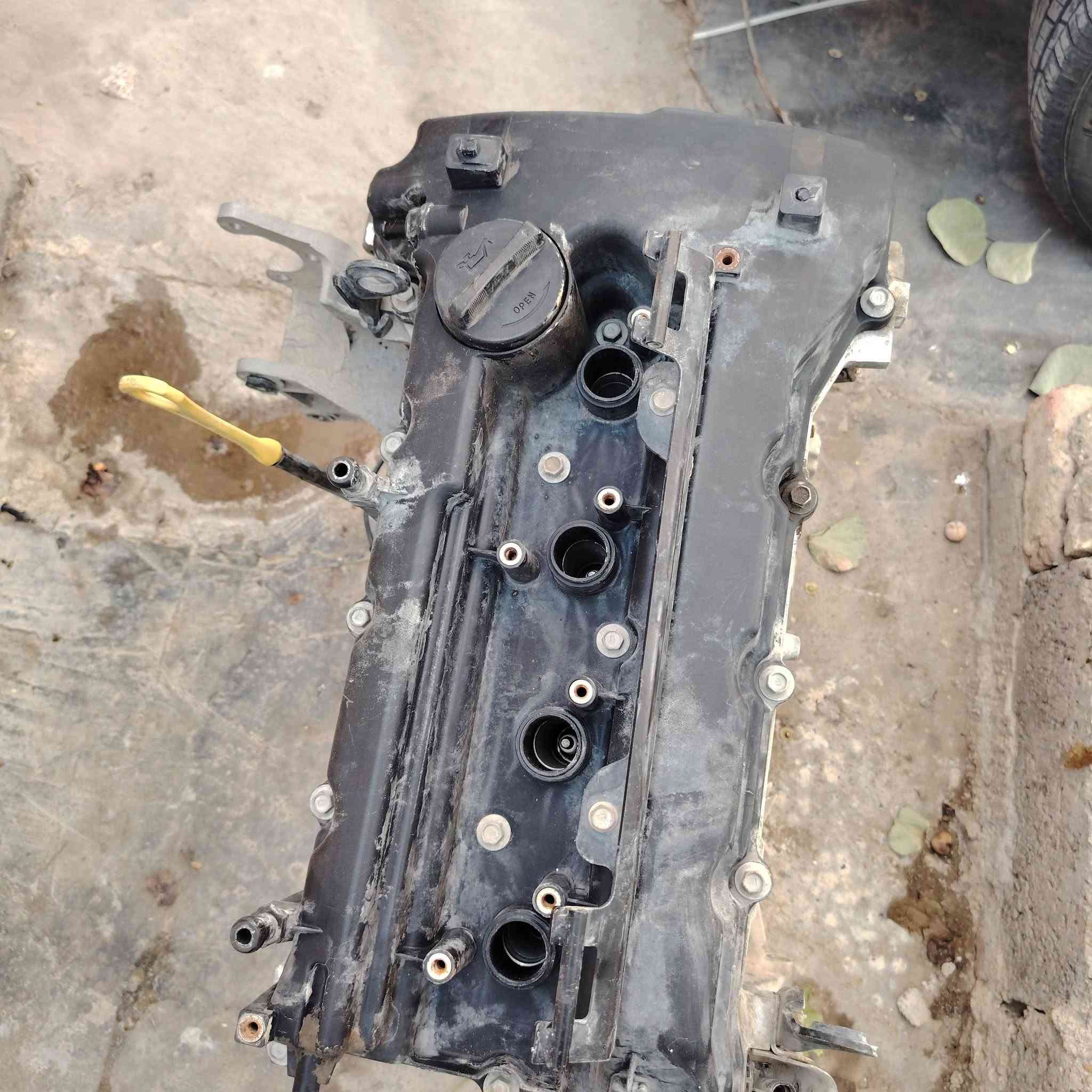 محرك توسان  حجم 2400 دوش موديل ١٣ مفتر يطغ ابيعه هل مجود بس ابد ما  مفتوح سابقا ***********
