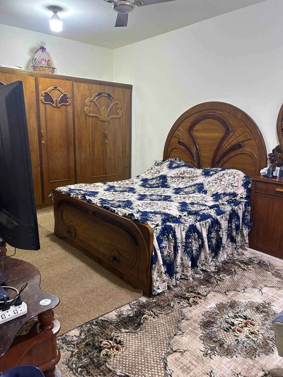 يالله
بيت البيع كربلاء المساحه 200 متر مجمع الغدير السكني الموقع مميز جدا على سايدين عرض الشارع 40م في سنتر المجمع البيت طابقين بي 3 غرف نوم واضفت عليه غرفة رابعة سندويج بنل والبيت حر والسند  ثاني يوم تحويل للمشتري سعر البيت 235
أي ستفسار اتصال 📞 
***********
***********

