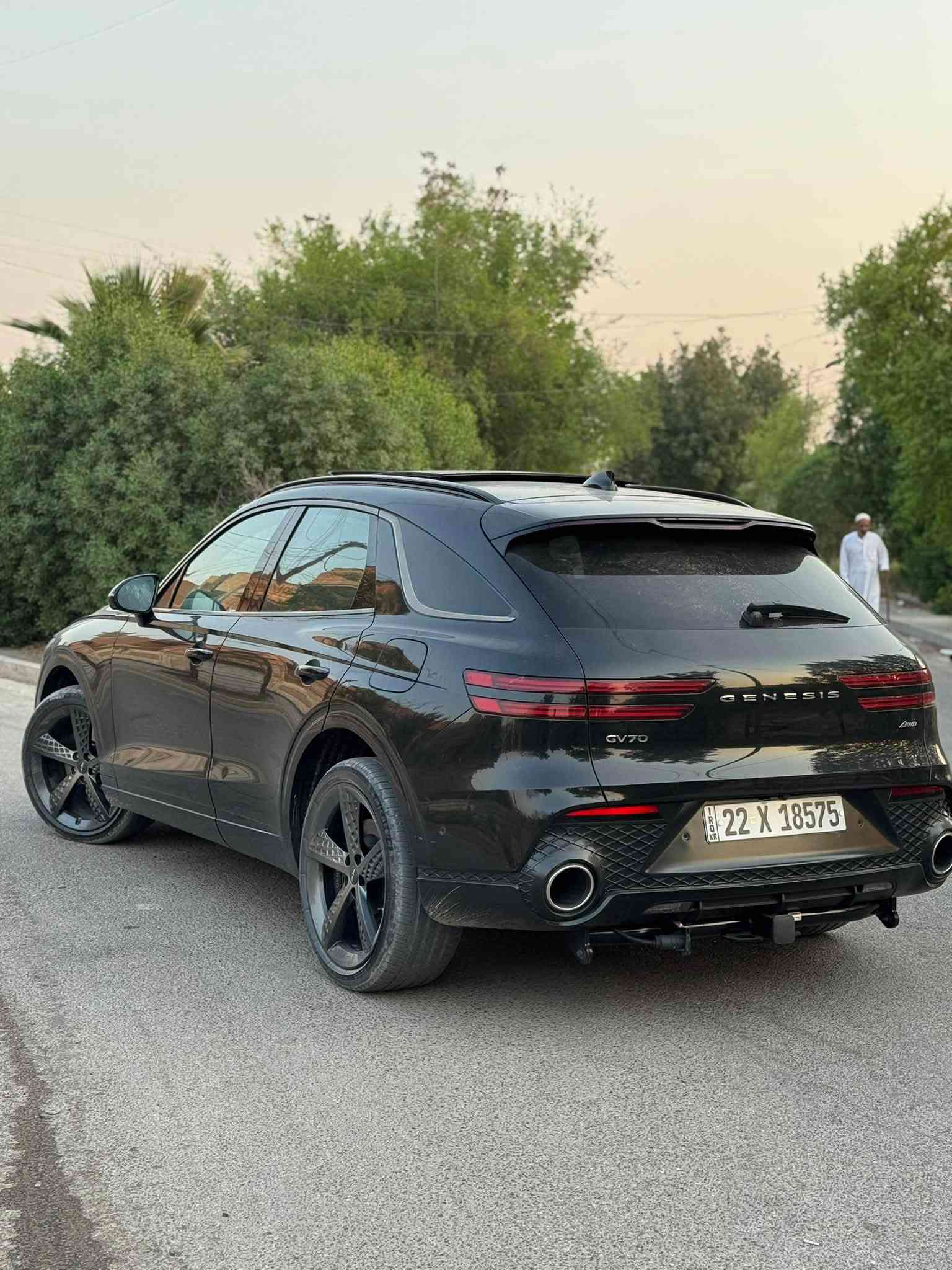 السلام عليكم جنسيس Gv70 برستيج اعلى فئه
_موديل2023 
_فئة البرستيج اعلى مواصفات
_ماشيه 33000mil
_حادثة خفيف بس جاملغ معدليه نفسه وبنيد مبدل نفس الون يعني بدون صبغ السياره 
- سعر  289$ وبيها مجال
 ***********_
موقع سياره بغداد
