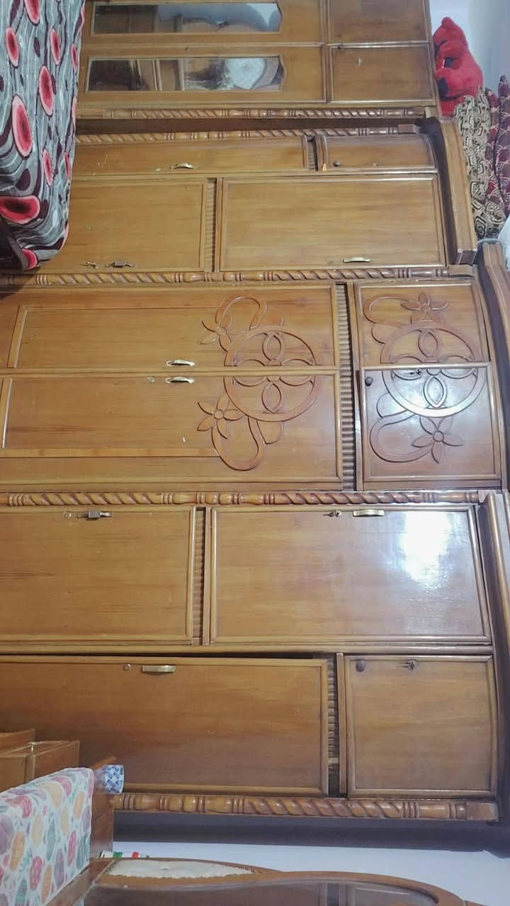 السلام عليكم غرفه 6 بيبان تسكام السعر 650 ديوانيه خلف المعهد الفني ***********
