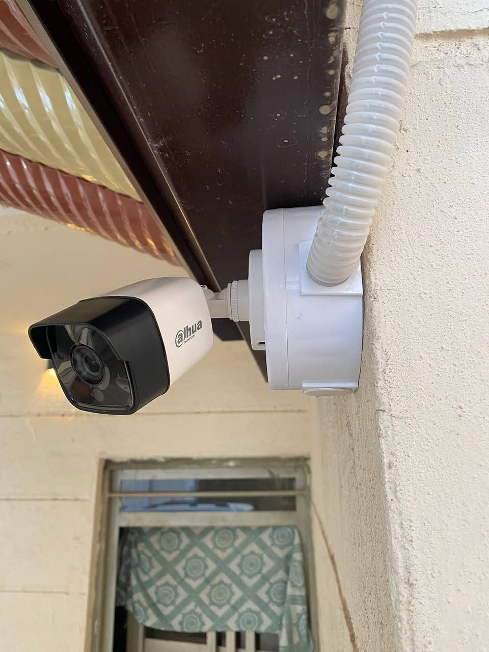 شغل على أصوله ينحچي بيه! 🛠️⚡
إنجاز عمل نصب كاميرات مراقبة في أبو غريب - مجمع الزيتون
التركيز چان كله على النظافة الترتيب ودقة التمديدات لأن الترتيب واللمسة الأخيرة هي الأساس بغض النظر عن نوع الكاميرا
📍 الموقع: أبو غريب / مجمع الزيتون
📞 للحجز والاستفسار: [*********** ]
