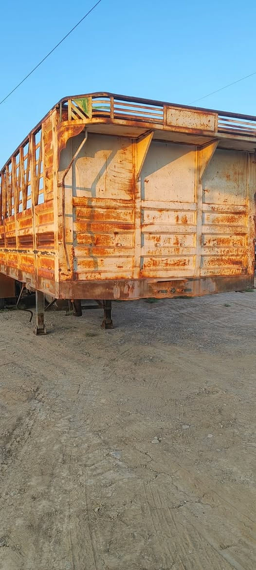 سلام عليكم عربانه سكندريه للبيع 3 دناكير  المكان ديالى عربانه جاهزه للشغل ***********
