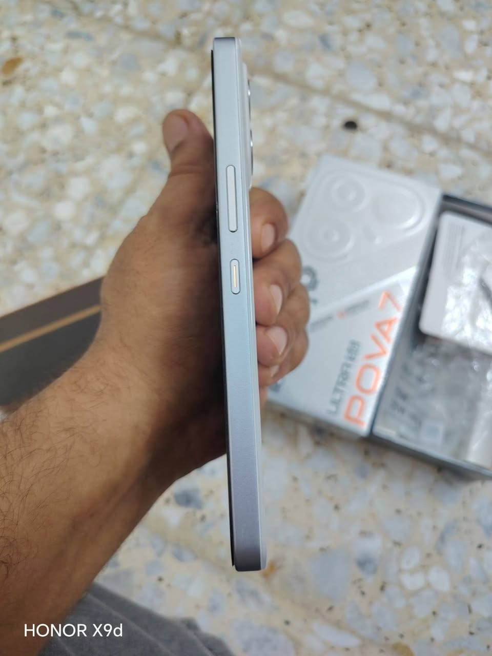 TECNO POVA 7 Ultra 5G
نوفا 7 ألترا فايف جي
الذاكرة ٢٥٦ الرام ٢٤ اثمانيه مراوح تنسا تعليك 
الجهاز والله ماصرله شهر من ماخذه
السعر ٣٥٠ العنوان البلديات الاستكشافات أو الضباط الثانيه
***********
