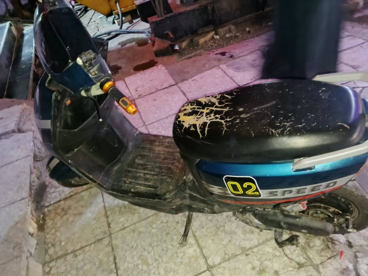 سلام عليكم ورحمة الله وبركاتة
دراجة شحن للبيع اسمها سبيد2 نضافة بدلت تايراتها قبل 3ايام سرعتها 60حقيقي 4بطاريات تمشي 50كيلو مضروب الكفر ال امامي ونضيفة شاهد الله مكاني بغداد الكرادة سعرها 400وبيها مجال التواصل ***********

