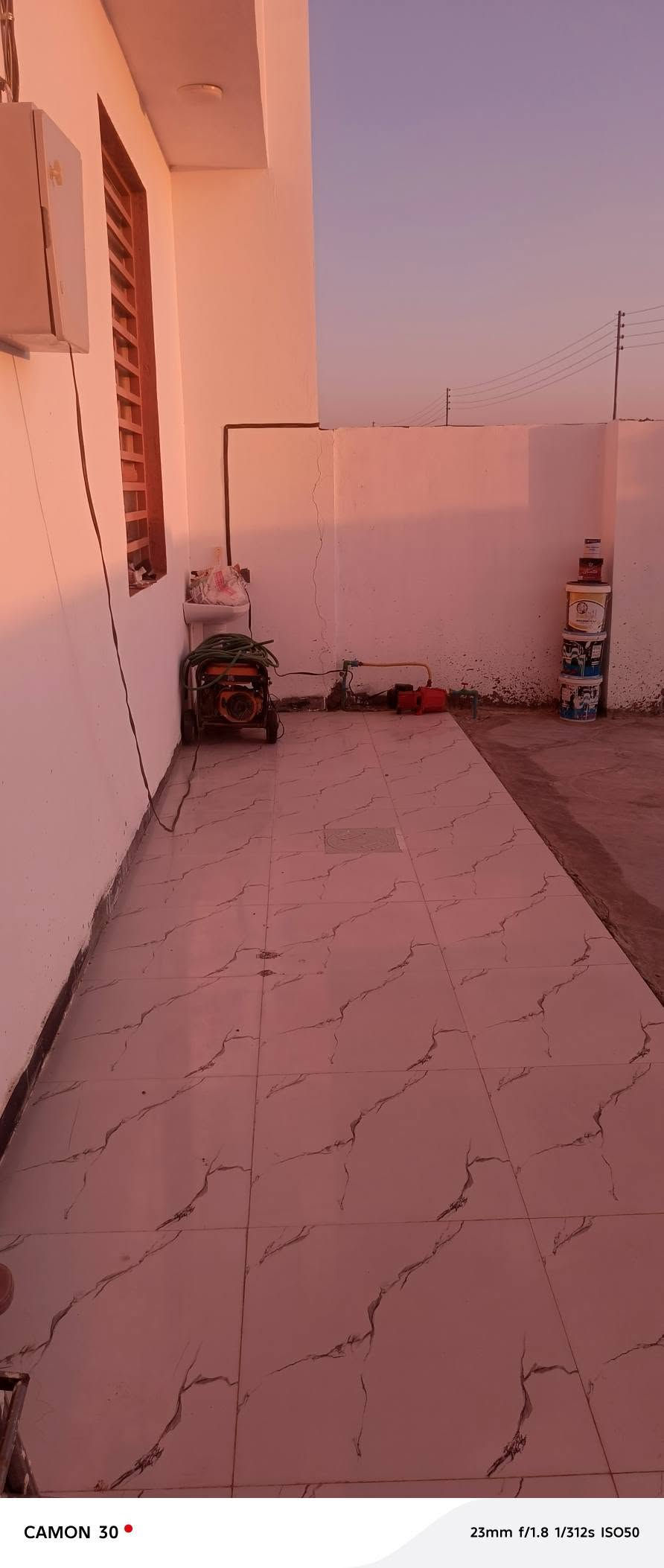 السلام عليكم يوجد بيت للبيع في السياسيين زرا ع ي مساحت البيت 300 مساحة البناء 125 بناء طابوق كونكريت مسلح يحتوي البيت على أستقبال مع مدخل +صحيات صالة غرفتين مع صحيات عدد 2 مناور عدد 2 درج + السطح أشتايكر بناء البيت جديد ودرجه أولى رقم الهاتف ‏‪***********‬‏

نص مكتوب في الصور:
- CAMON 30 23mm f/1.8 1/513s ISO50
- CAMON 30 23mm f/1.8 1/359s ISO50
- CAMON 30
- 23mm f/1.8 1/33s ISO700
- 23mm f/1.8 1/33s ISO678
- 23mm f/1.8 1/321s ISO50
- 23mm f/1.8 1/312s ISO50
- CAMON 30 23mm f/1.8 1/50s ISO155
- CAMON 30 23mm f/1.8 1/100s ISO251
- CAMON 30 23mm f/1.8 1/50s ISO455