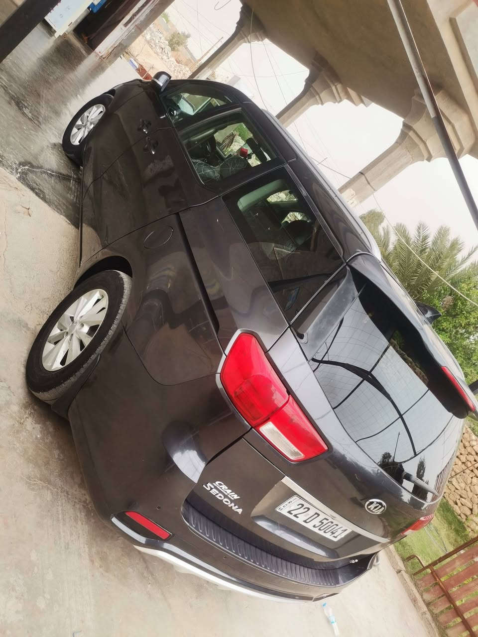 سلام عليكم 
سيدونا فول ماعدا تنتا 
مديل 17
رقم وهزه جديده 
سيارة بيها ثلاث قطع بدون داخل 
محرك وكير وصدر وتبريد كلو شرط 
تايرات جدد 
مكانها اربيل 
وسعر 145
الستفسار اتصل 
***********
