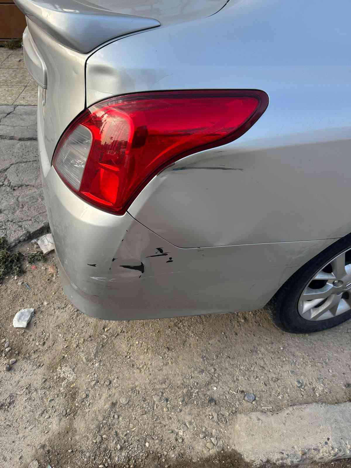 استلمتها زيرو ع ايدي
سياره خير من الله مال جناي 
صار عندي بيها طختين منزل صورها بلبنيد والثانيه وره بلجاملغ خلفي 
شباب سياره كير ومكينه خير من الله مكفولات 
نقصها صدر امامي خلفي وجامه اماميه فقط 
سعر 110 وبيها مجال كلش بسيط 
مكاني بغداد الدوره 

رقم تلفون 
***********
