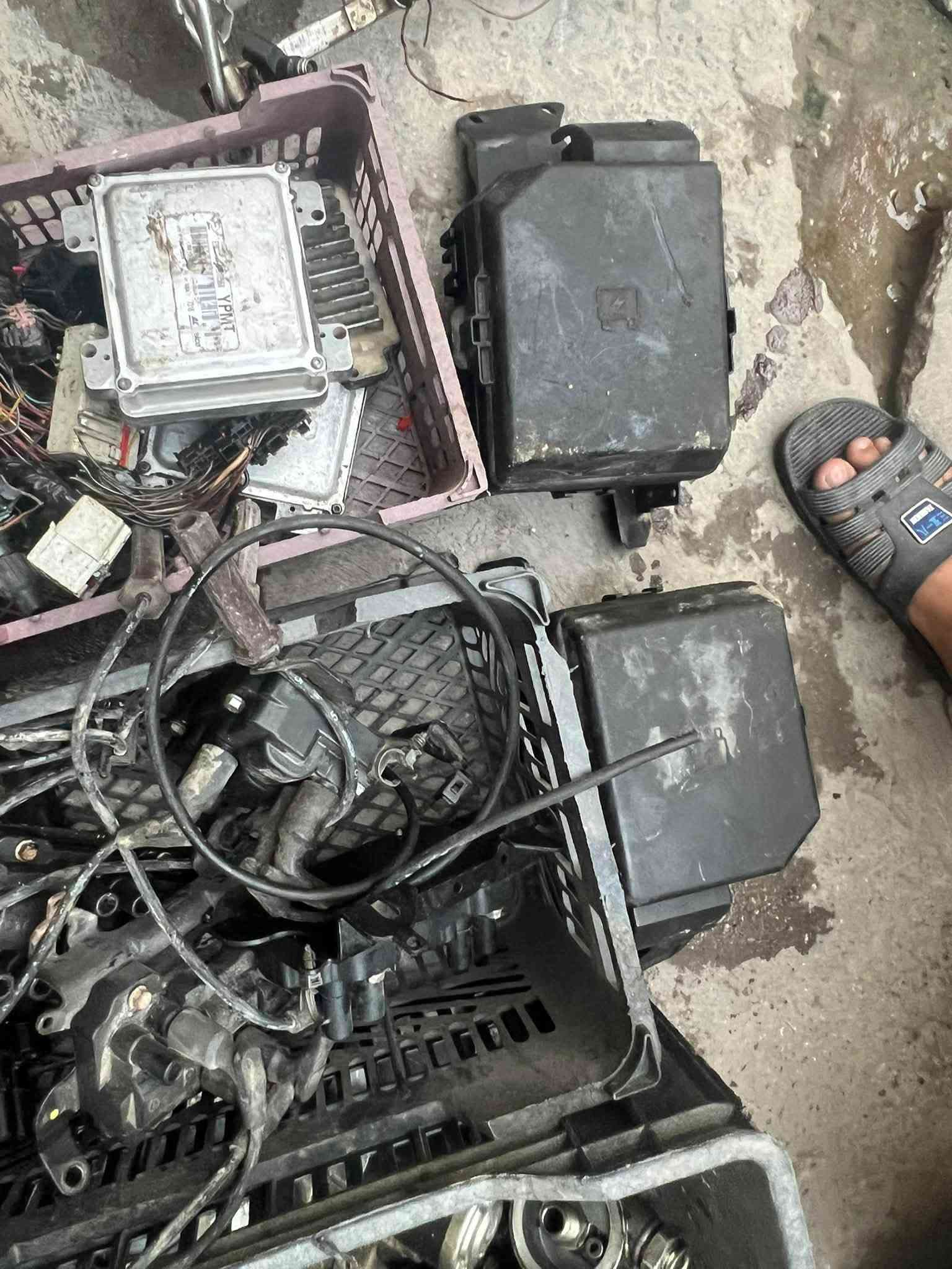 قطع غيار • مجموعة كاملة • بغداد