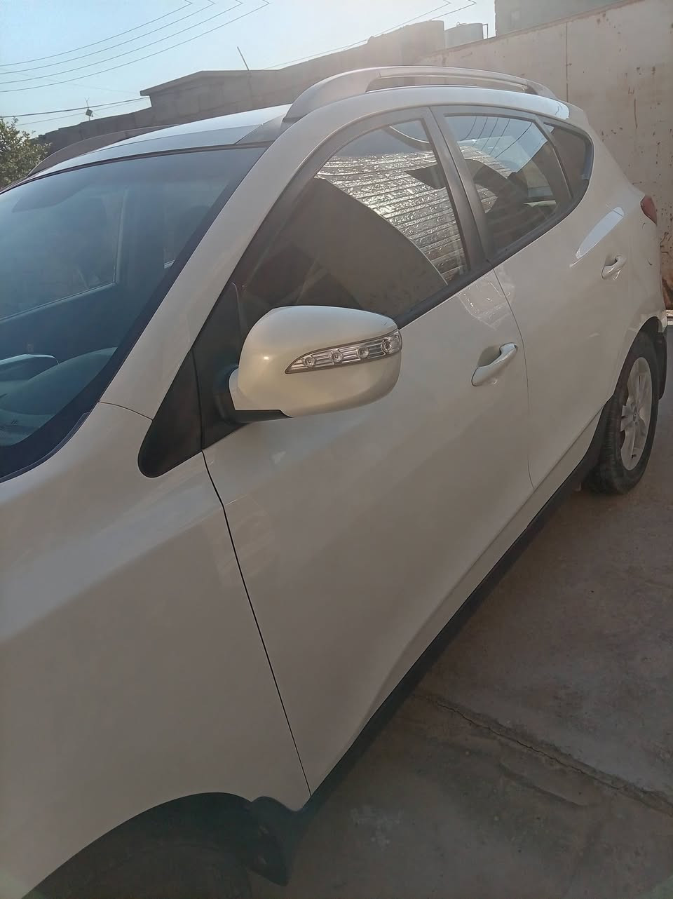 توسان للبيع موديل ٢٠١٢خليجي بانورما الون ابيض رقم بغداد محرك ٢٠٠٠ دوش محرك والكبير مكفولات مكفوله من الصبغ كما موضح في السونار السيارة جاهزة   من كلشي السعر ١٣٥ ورقه مكان السياره في الفلوجه رقم الهاتف ***********. و***********
